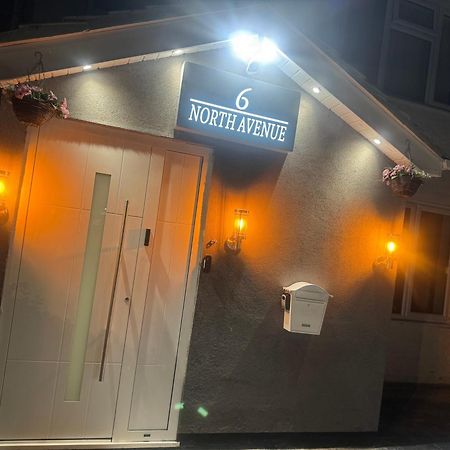 North Avenue Guest House Ltd, Heathrow Airport-Free Parking ヘイズ エクステリア 写真